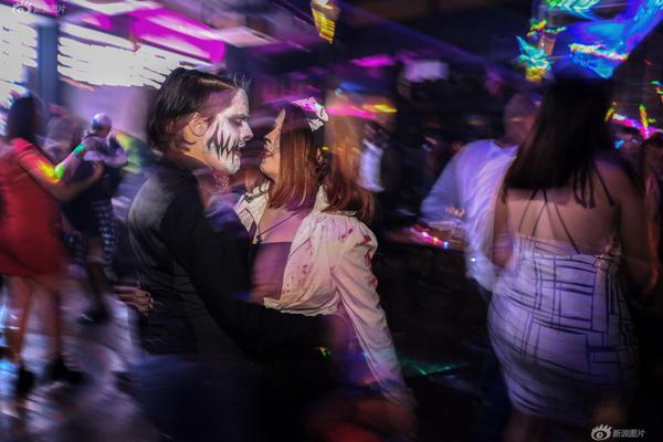 《家族榮耀》by金剛?cè)Π俣染W(wǎng)盤