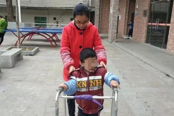 《總裁,離婚請簽字》