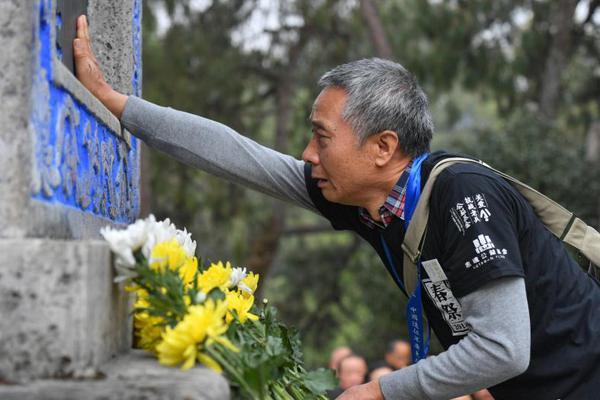 暗火by夏布多昂全本免費(fèi)閱讀最新章節(jié)更新時(shí)間