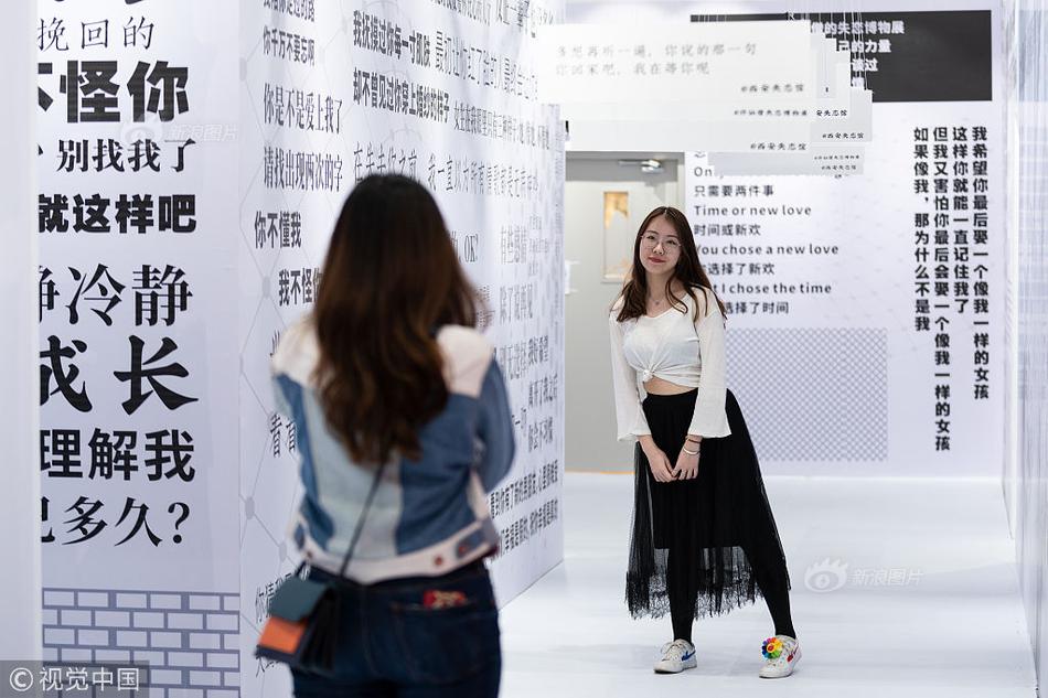 【女攻】向哨:穿越成向?qū)Ш笕シ哿薩